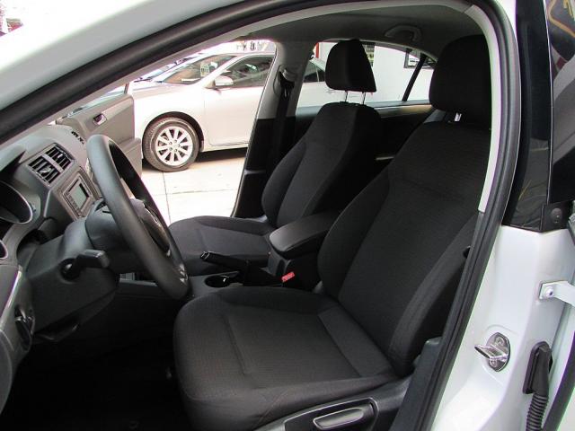 VOLKSWAGEN JETTA 2015/2016 2.0 TRENDLINE FLEX 4P TIPTRONIC - Foto 4