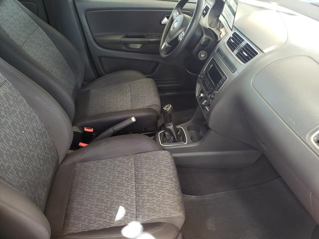 Volkswagen Fox 1.6 itrend Vendo Troco e Financio R$ 33.900,00 - Foto 4
