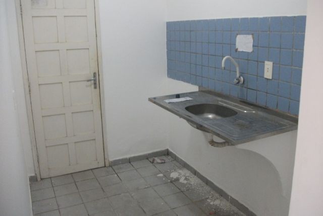 Vendo Casa Localizada no Jardim aeroporto. - Foto 2