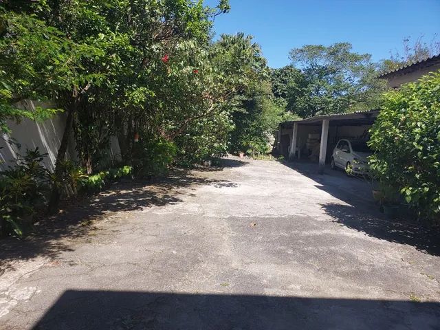 Terreno na Estrada do Monteiro próximo ao Shopping.