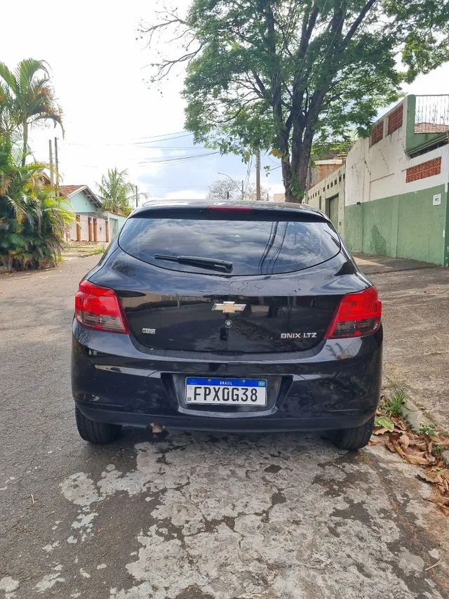 CHEVROLET ONIX 2015 Usados e Novos