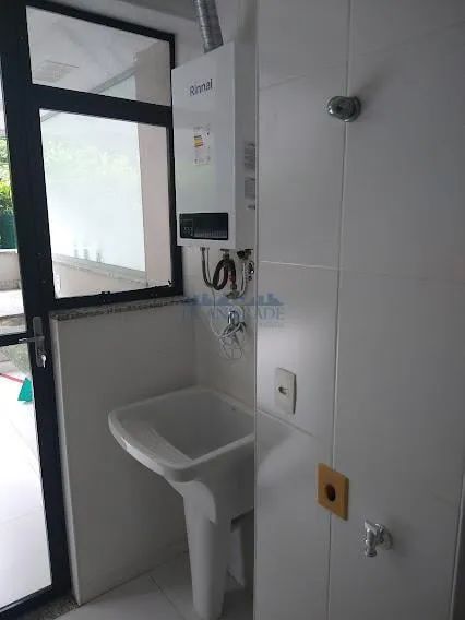 Recreio dos Bandeirantes, condomínio com lazer, cobertura 3 quartos para alugar ou vender. - Foto 12