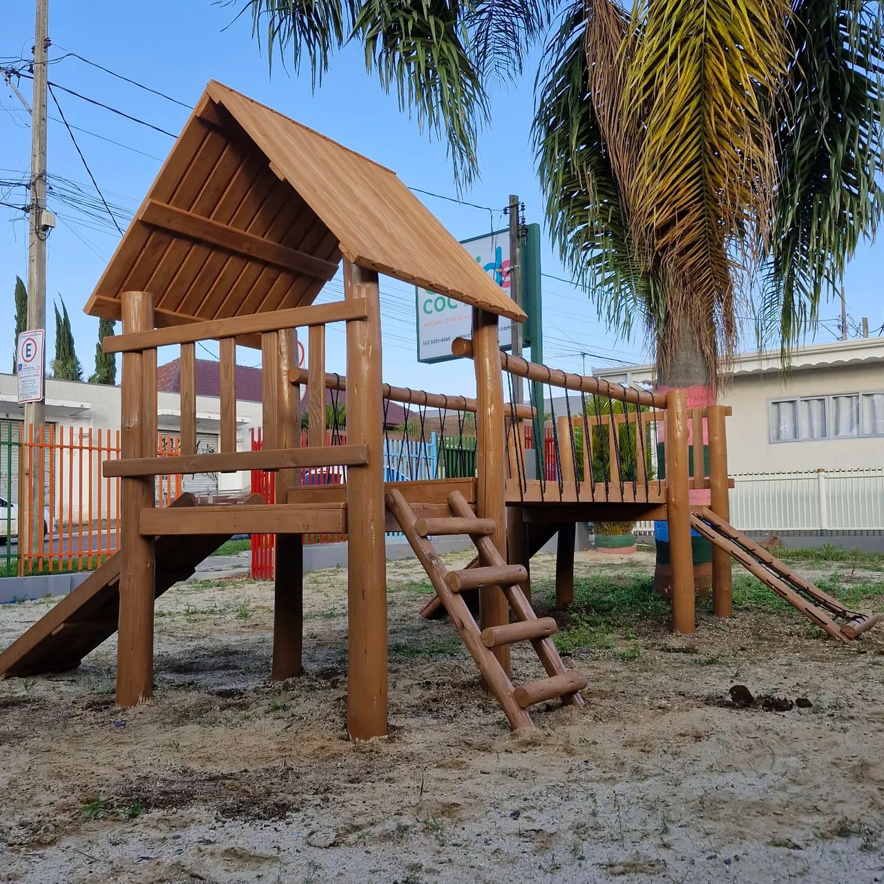Playground de madeira para crianças - Foto 4