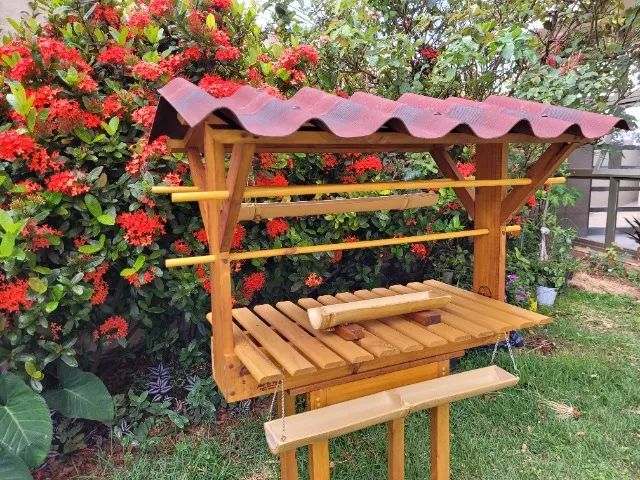 Casa de Pássaros Artesanal Comedouro Grande Fino Acabamento Madeira Rústica - Foto 3