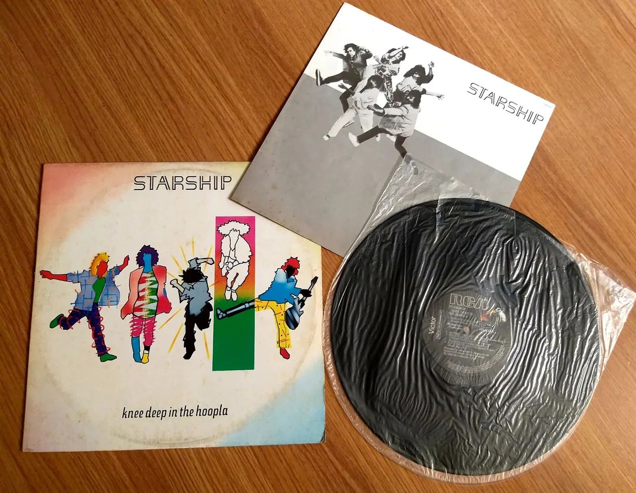 Starship knee deep in the hoopla  - Foto 3