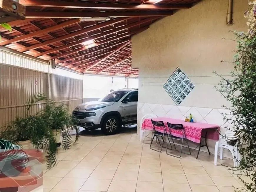 VENDO CASA EM ARNIQUEIRAS!! 