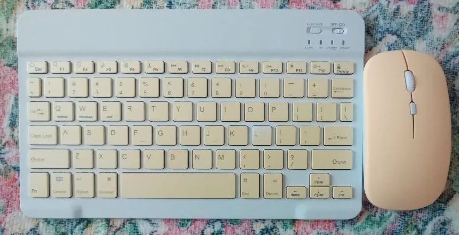 Mini Teclado/Mouse padrão americano, 10" pol. cores preto, branco, azul, rosa  ou amarelo - Foto 6