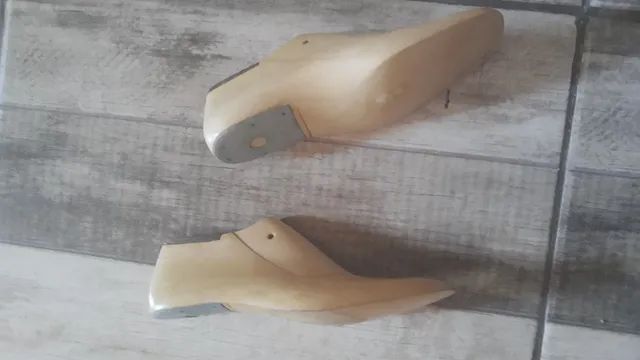 Par de pés de sapateiro antigos de madeira  - Foto 2