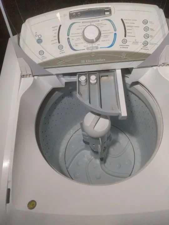 Máquina de Lavar Roupa em Ótimo Estado de 15 kg Electrolux  - Foto 3