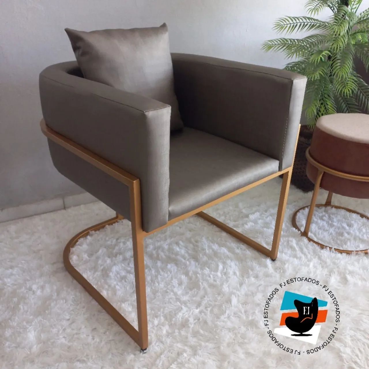 Poltronas em metalon  - Foto 4