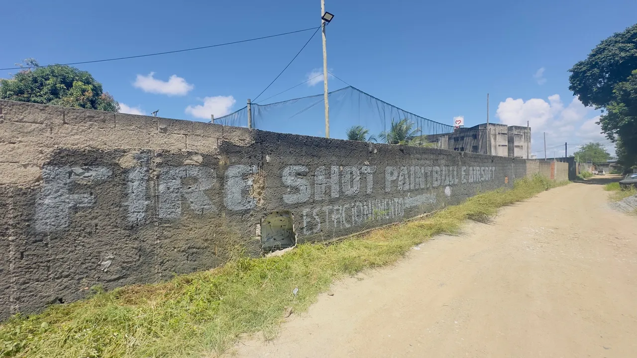 Alugo área a 40 metros da Durval de Goes Monteiro toda murada