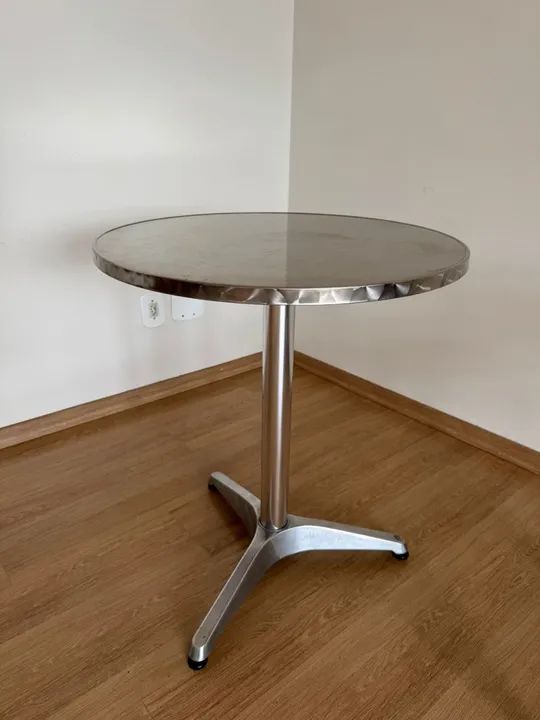 Mesa de Jantar em Aço Inox com 4 Cadeiras - Foto 2
