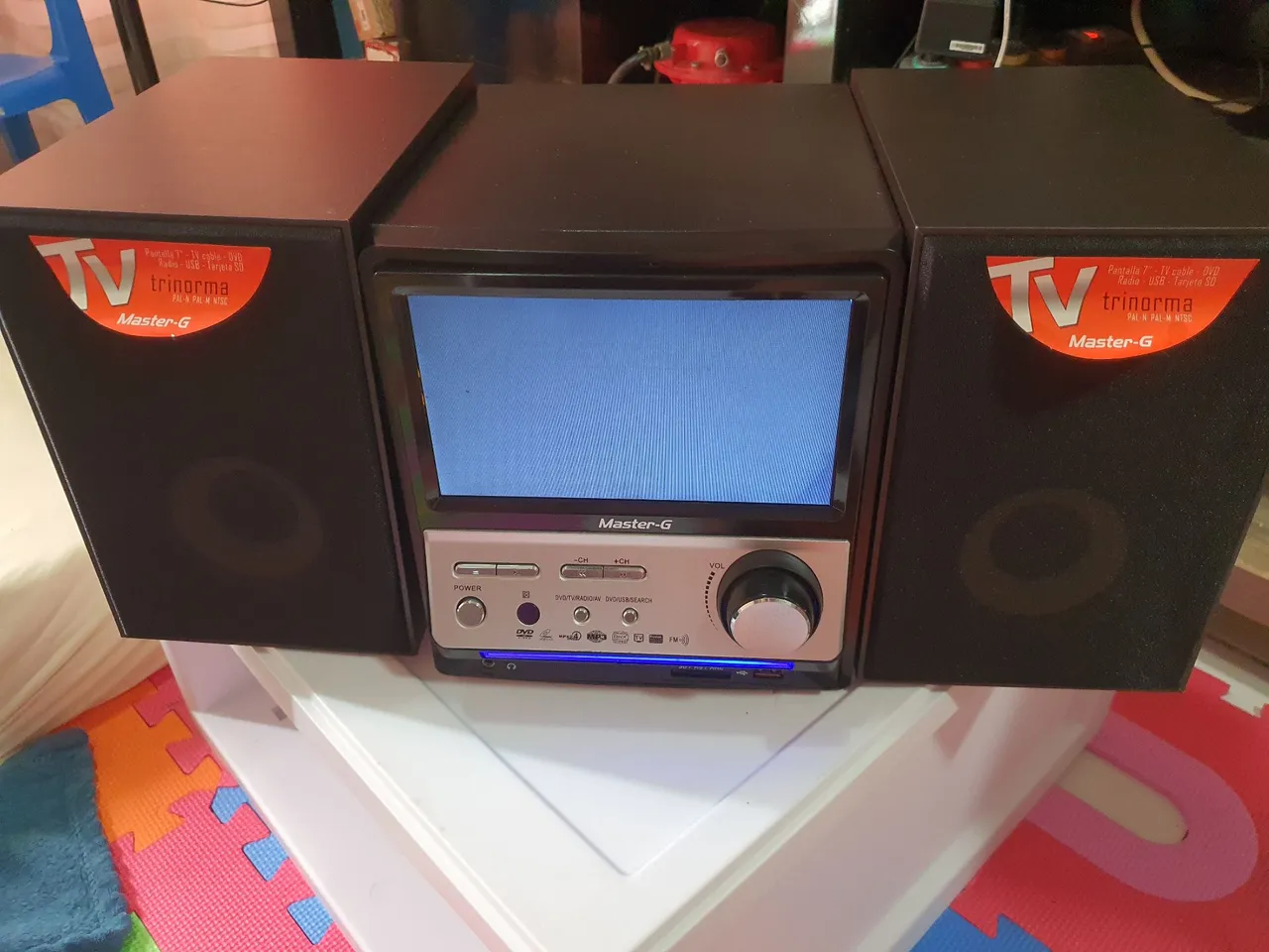 APARELHO DE DVD PORTÁTIL COM DEFEITO.