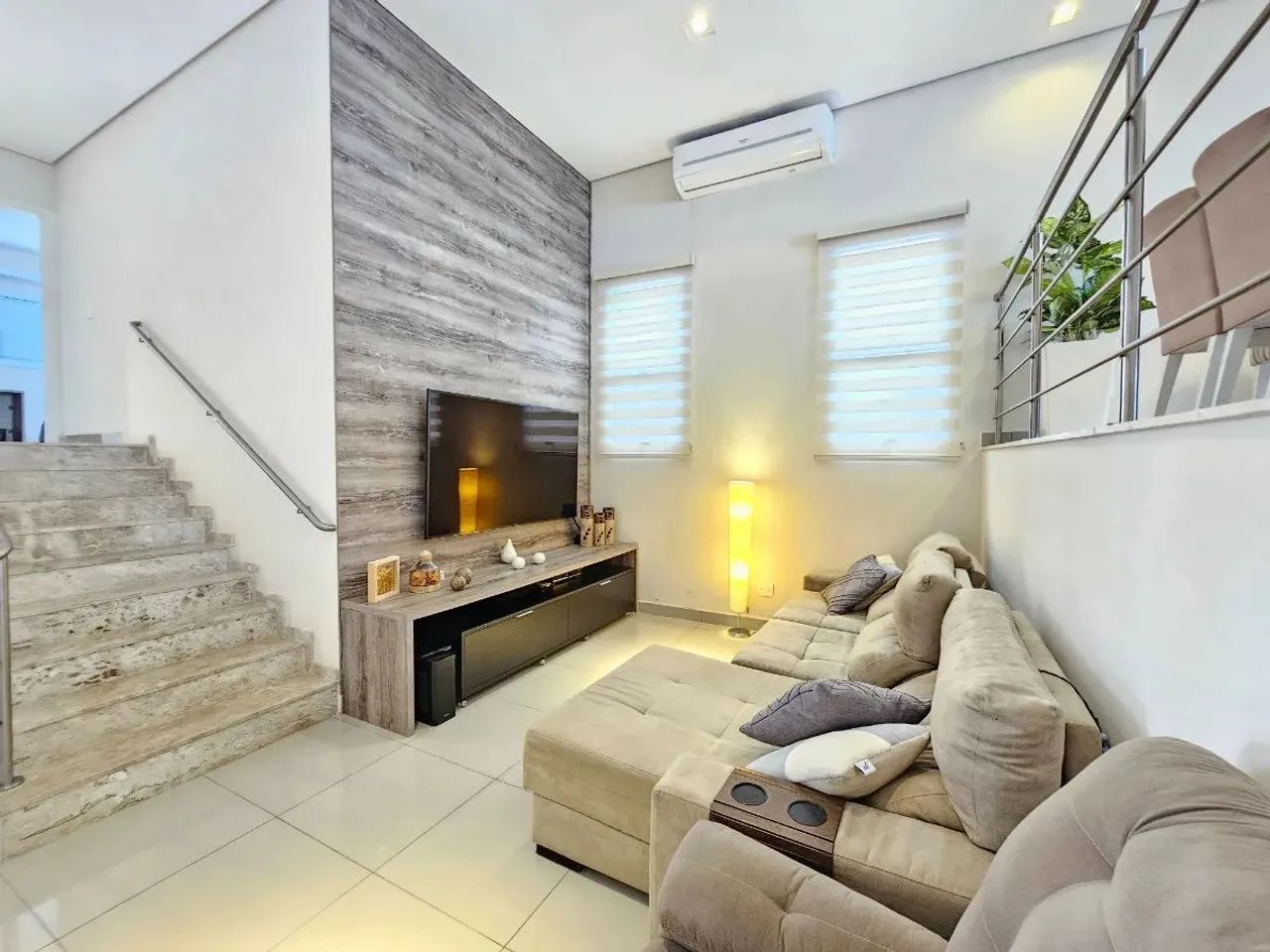 Casa no condomínio Valville para venda com 4 quartos, sendo 3 suítes, 360m² - Foto 2