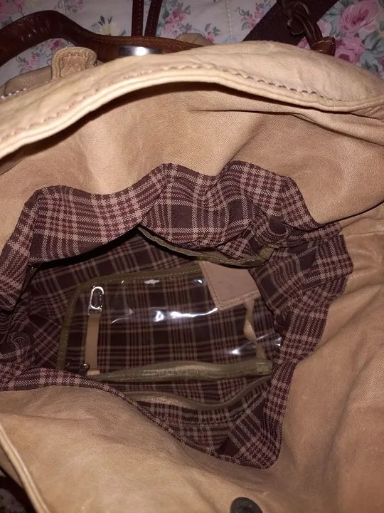 Bolsa de Ombro em Couro Bege - Foto 2