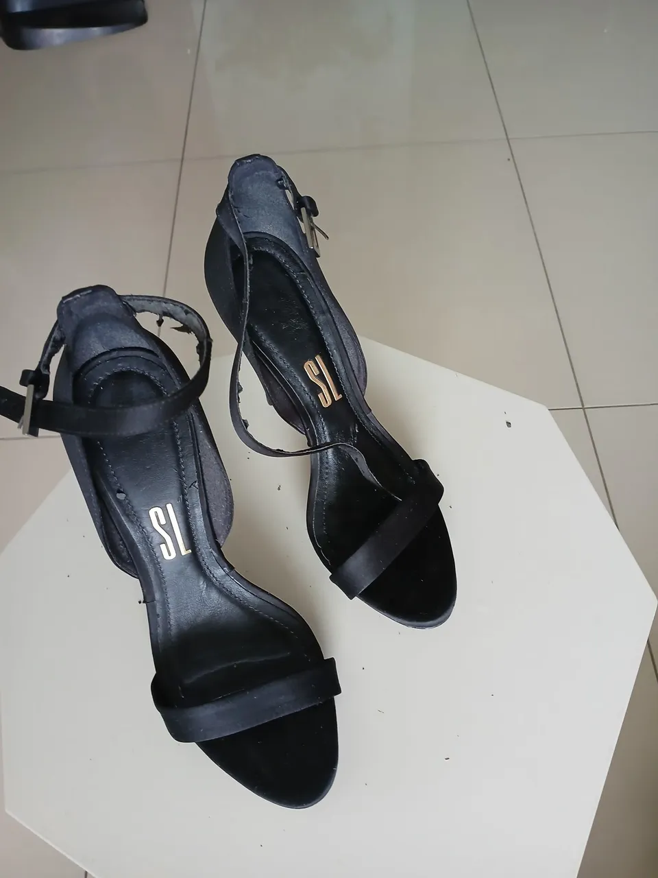Sandália Salto Fino SL - Elegância nos seus pés!
