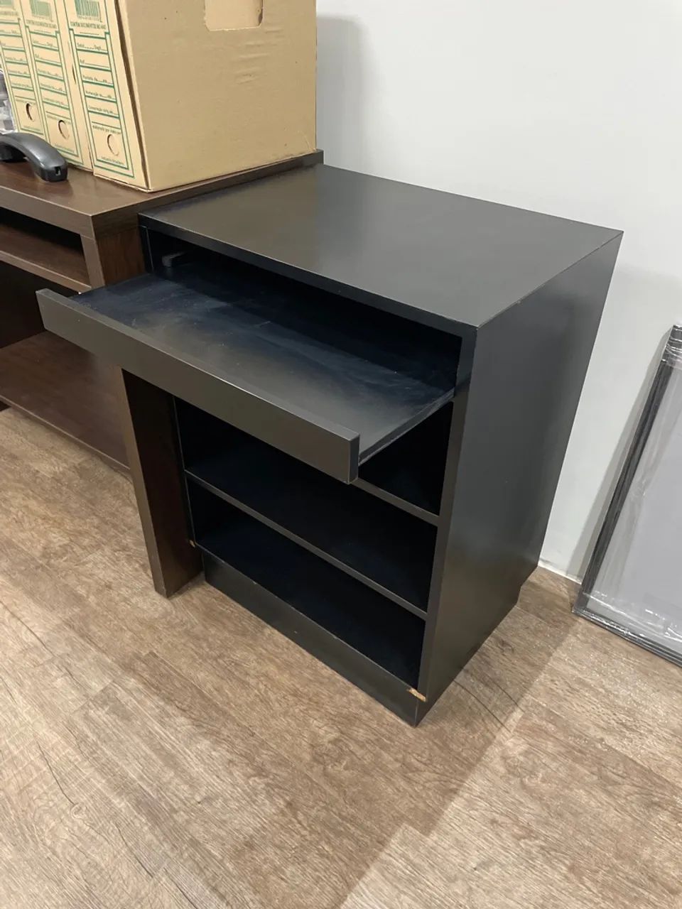 Mesa de Escritório em Madeira própria para computador  - Foto 2