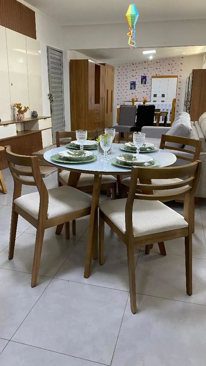 Mesa de Jantar Redonda com 4 Cadeiras 100% madeira  - Foto 2