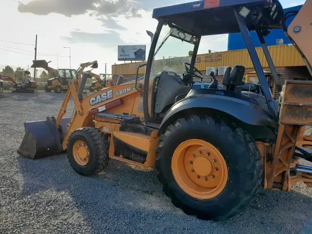 Retroescavadeira Case 580 2014  - Foto 4