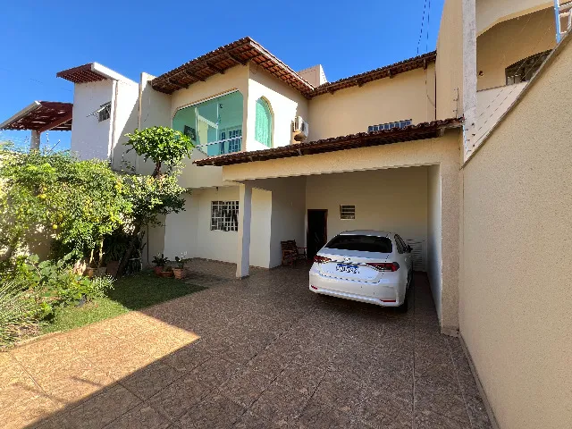 Sobrado no Jd. Planalto com suíte embaixo.