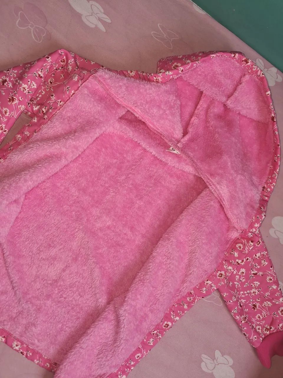Casaco infantil Rosa com flores Peluciado Semi Novo Tamanho 6 anos  - Foto 5