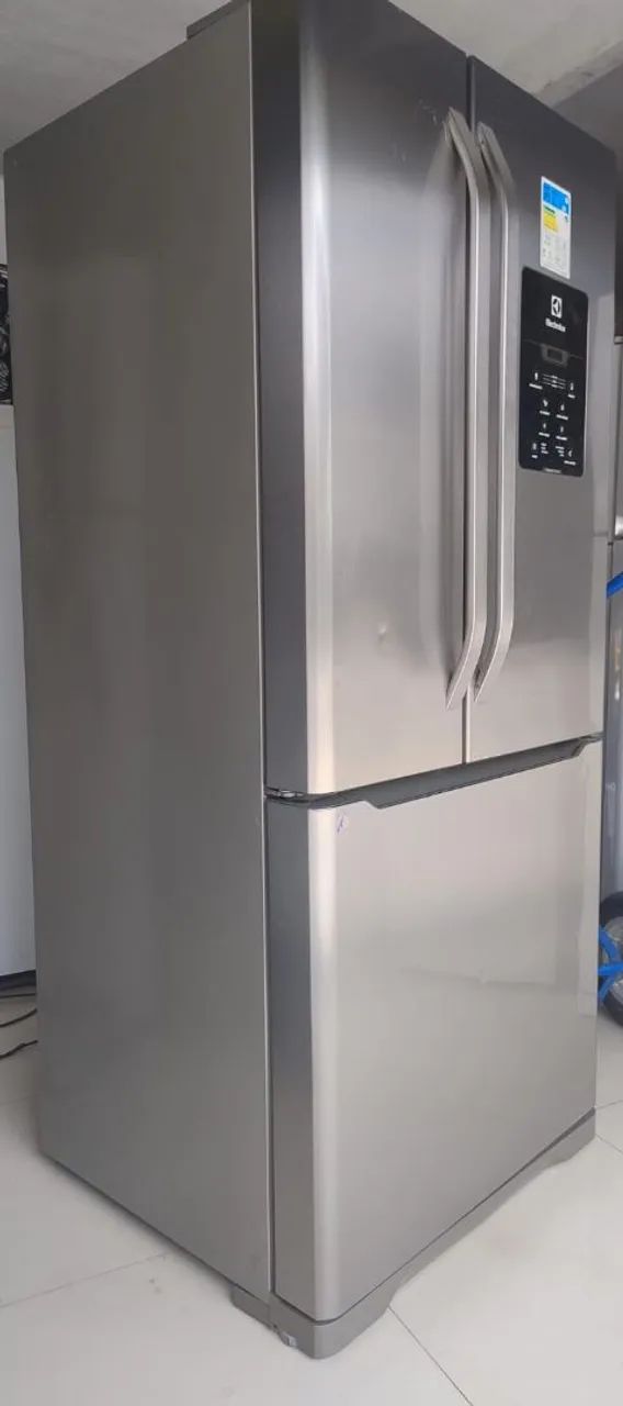 Geladeira Electrolux 3 portas SEMI-NOVA.  FAÇO A ENTREGA *  - Foto 4