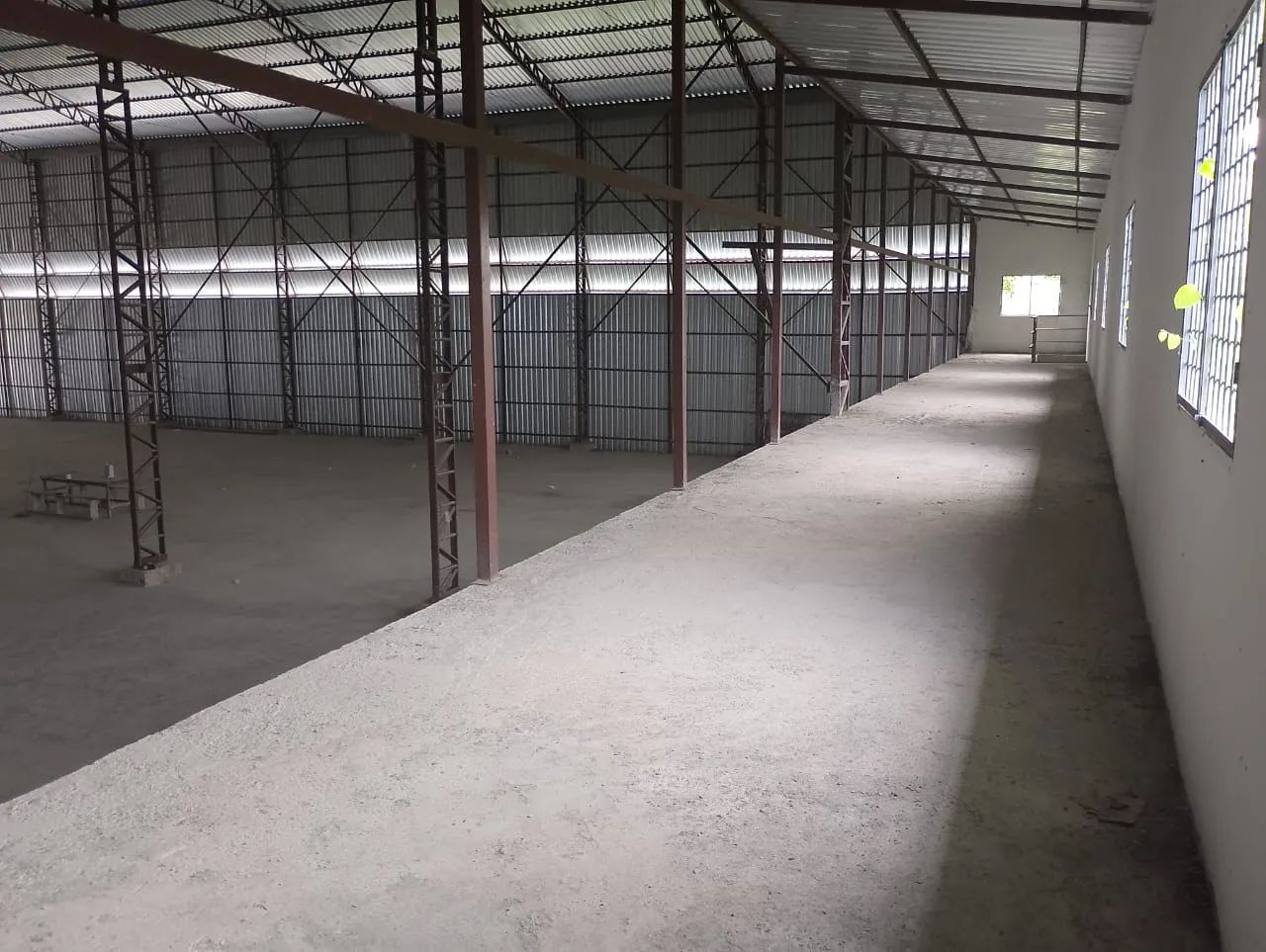 VENDO GALPÃO COM 2.400M2 NA TORQUATO TAPAJÓS