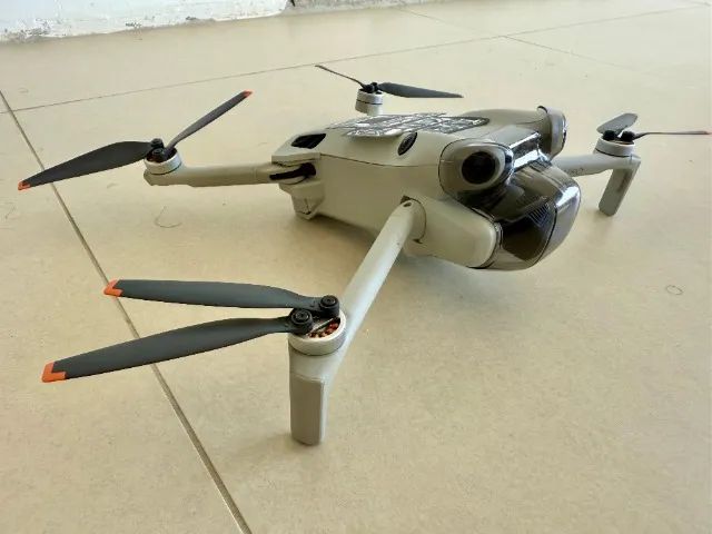 Drone DJI Mini 4 Pro Fly More Combo - Usado, em Excelentíssima Conservação