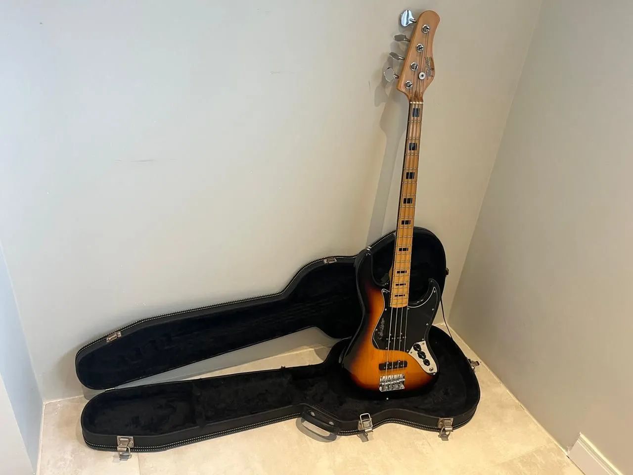 Jazz Bass Tagima TJB4 Classic  Sunburst  Brinde Hard Case - Foto 2