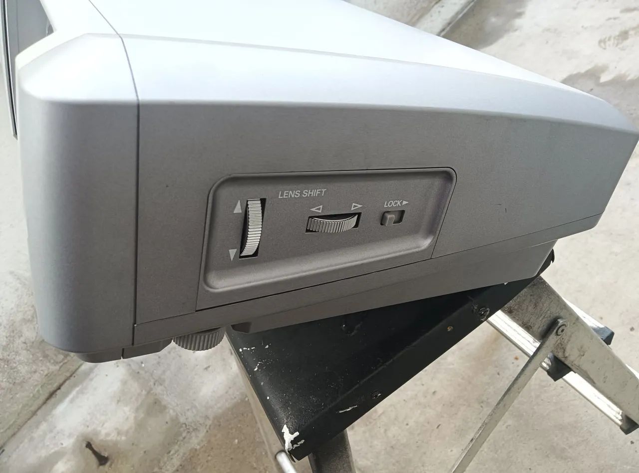 Projetor Sanyo - Alta Qualidade HDMI  - Foto 4