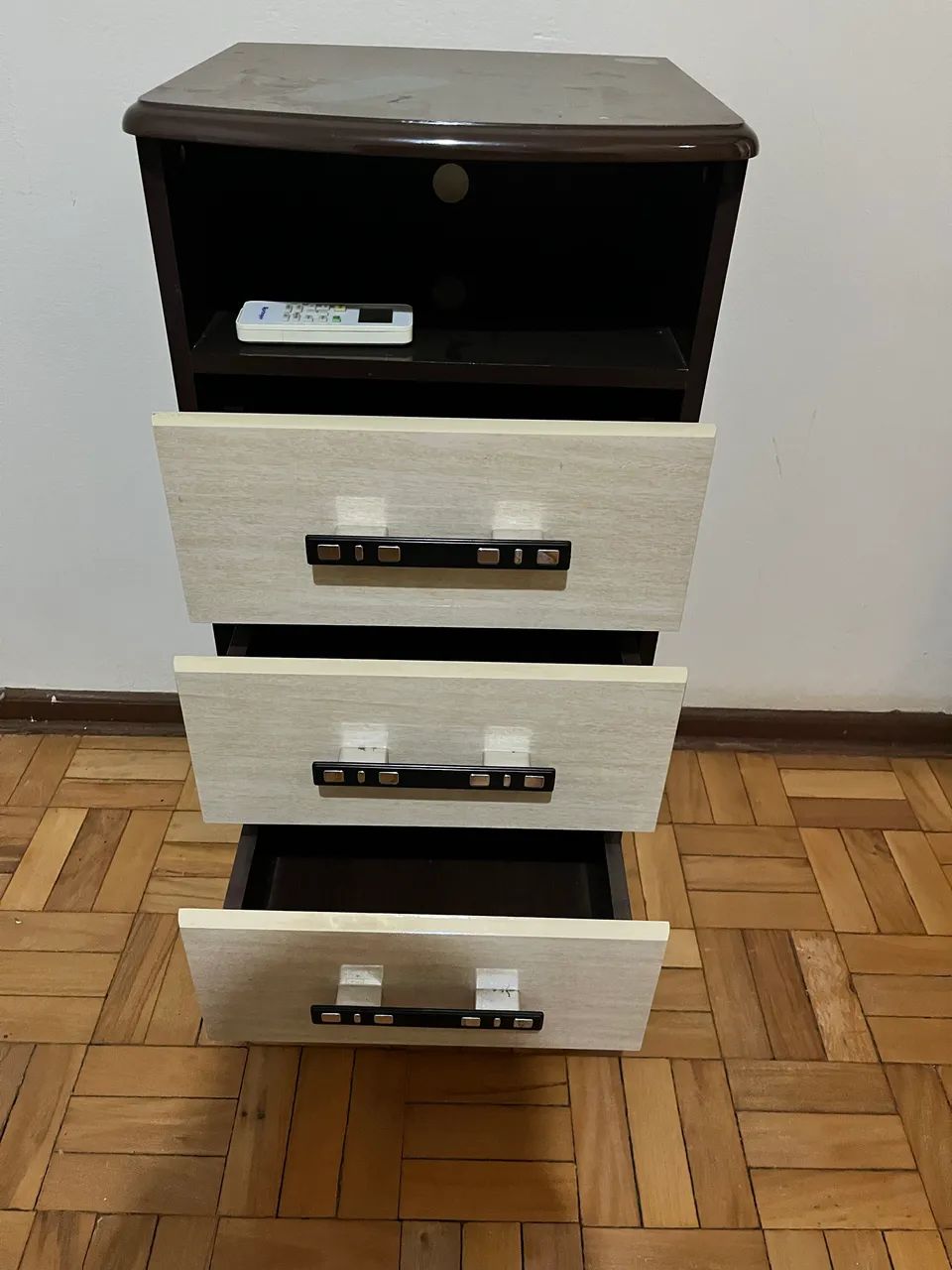 Aparador pequeno64319599897475123