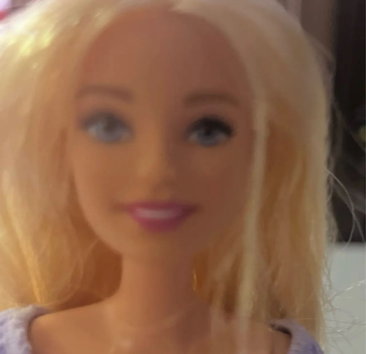 Barbie com óculos estilosos - Foto 2