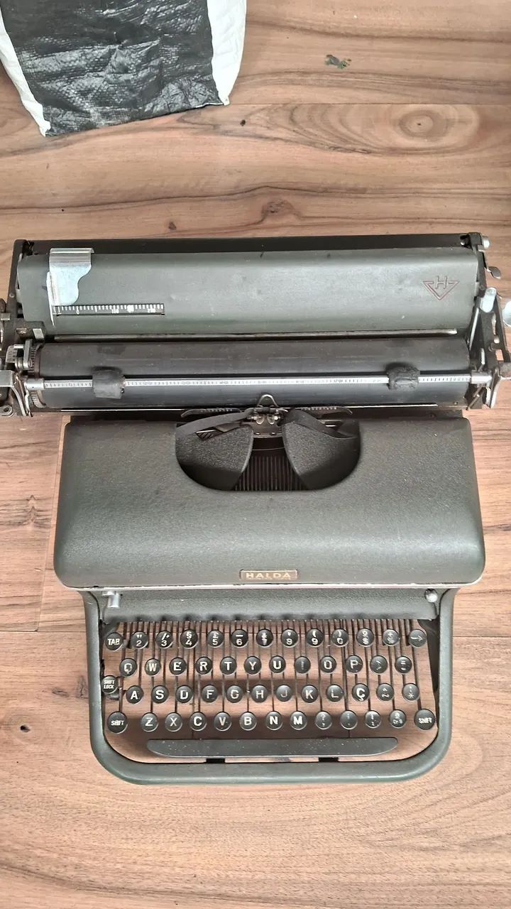 Antiga máquina de datilografia Sueca Halda item de Colecionador  - Foto 3