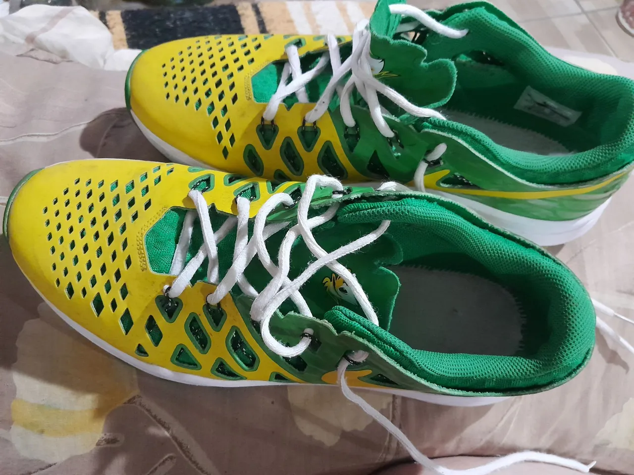 Tênis Esportivo Nike Verde e Amarelo