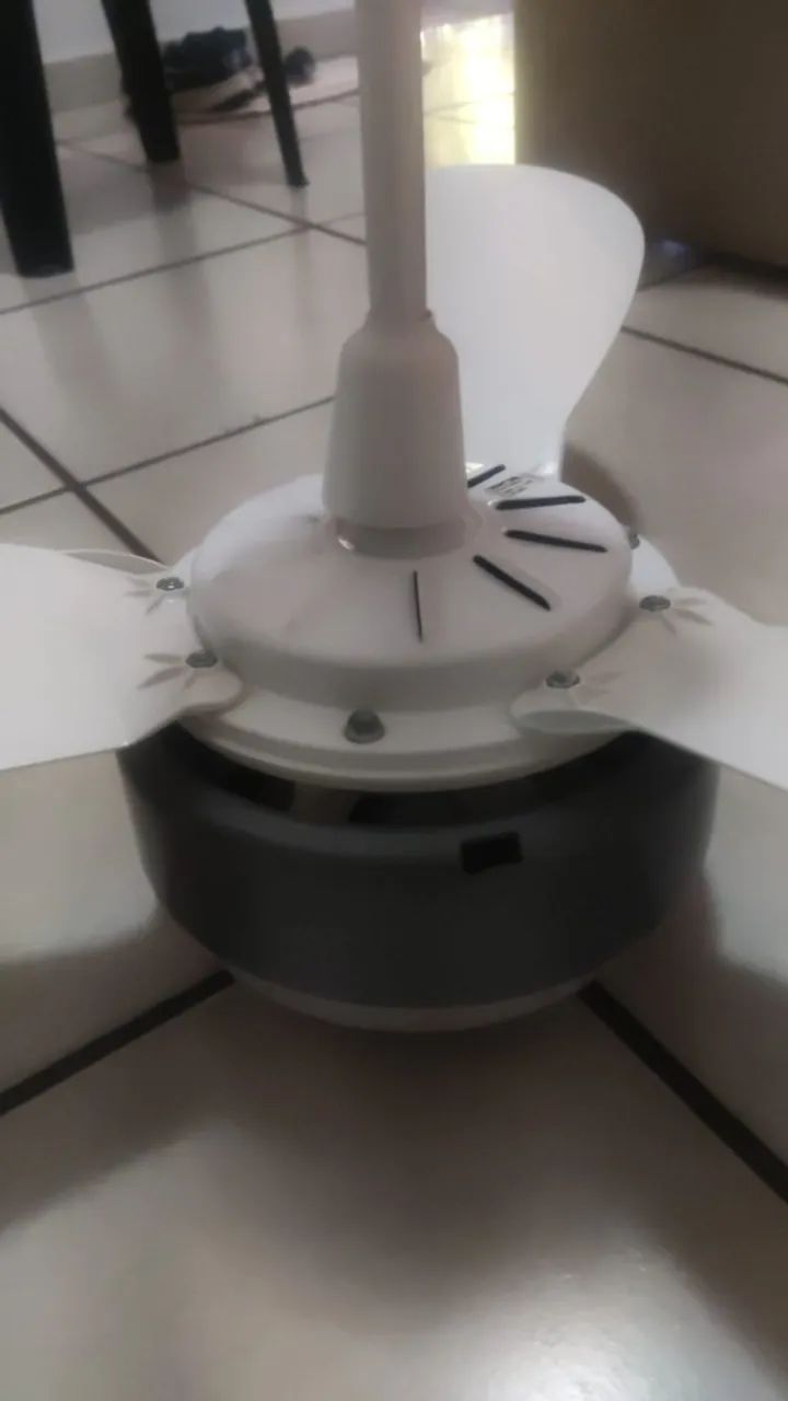 Ventilador de Teto NOVO, nunca usado!!  220V - Foto 4