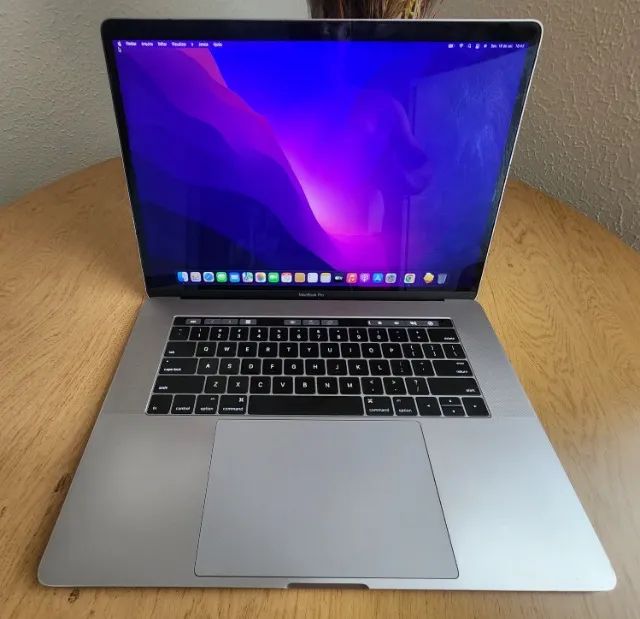 MacBook pro 15 core i7 16gb 512 ssd touch bar e touch id modelo