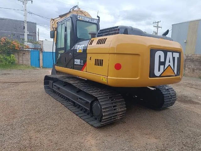 ESCAVADEIRA CATERPILLAR MODELO 320D2L ANO 2016 - Foto 4