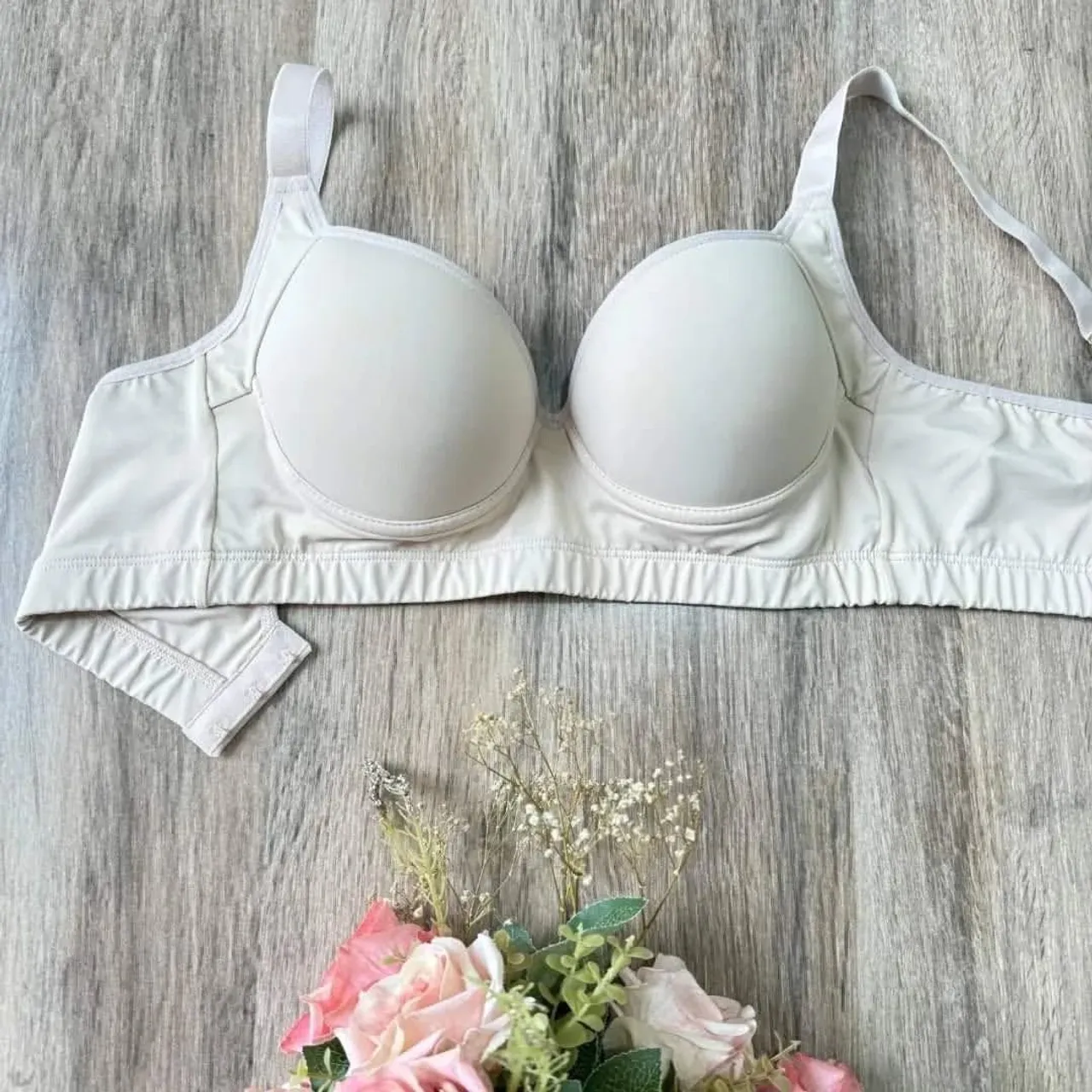 Sutiã Bege Confortável e Elegante