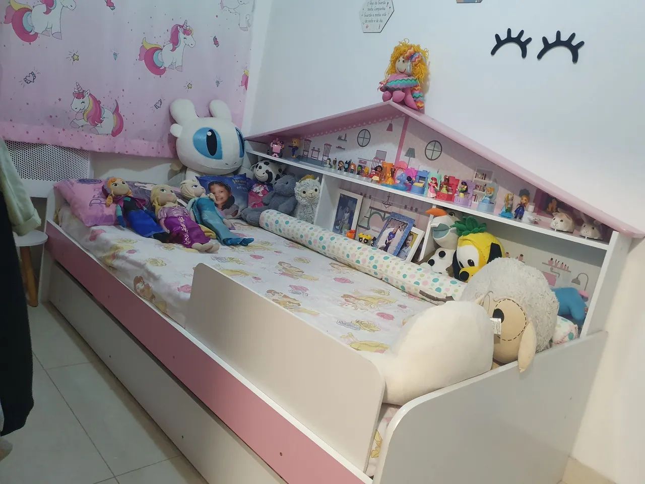 Cama Infantil com prateleira para brinquedos  - Foto 2