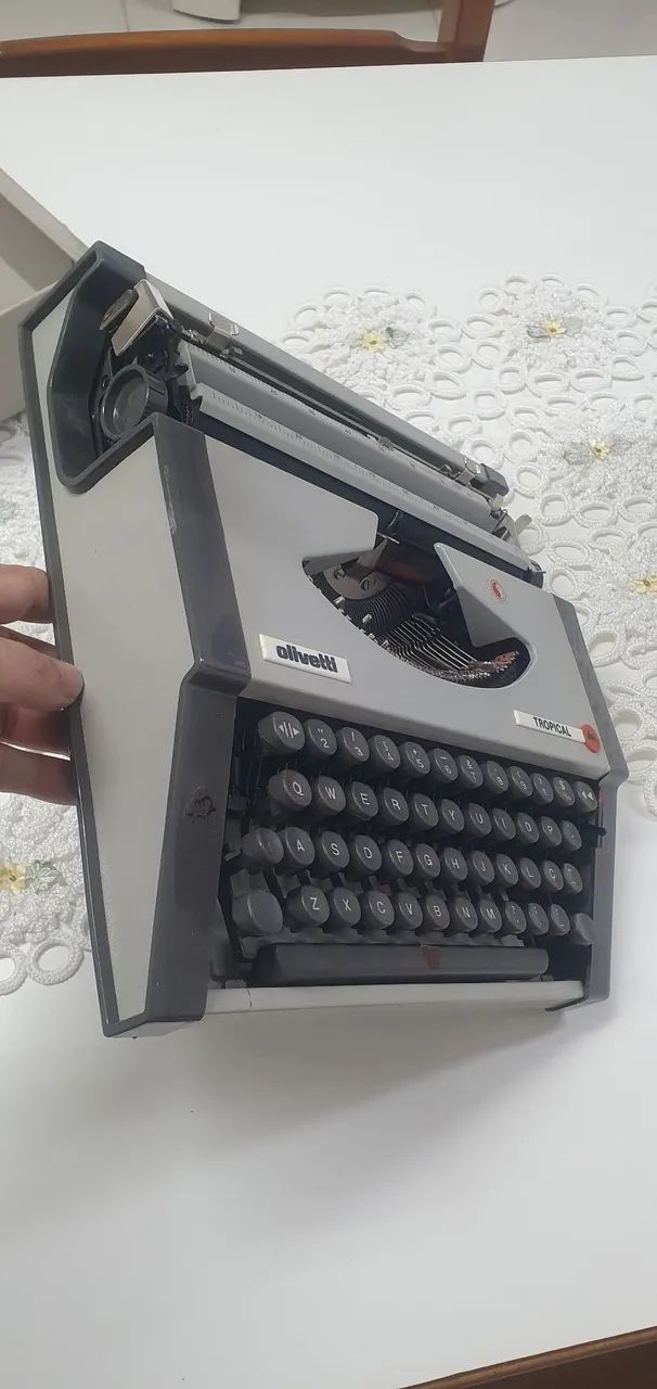 Maquina Olivetti de Datilografar otimo estado - Foto 3