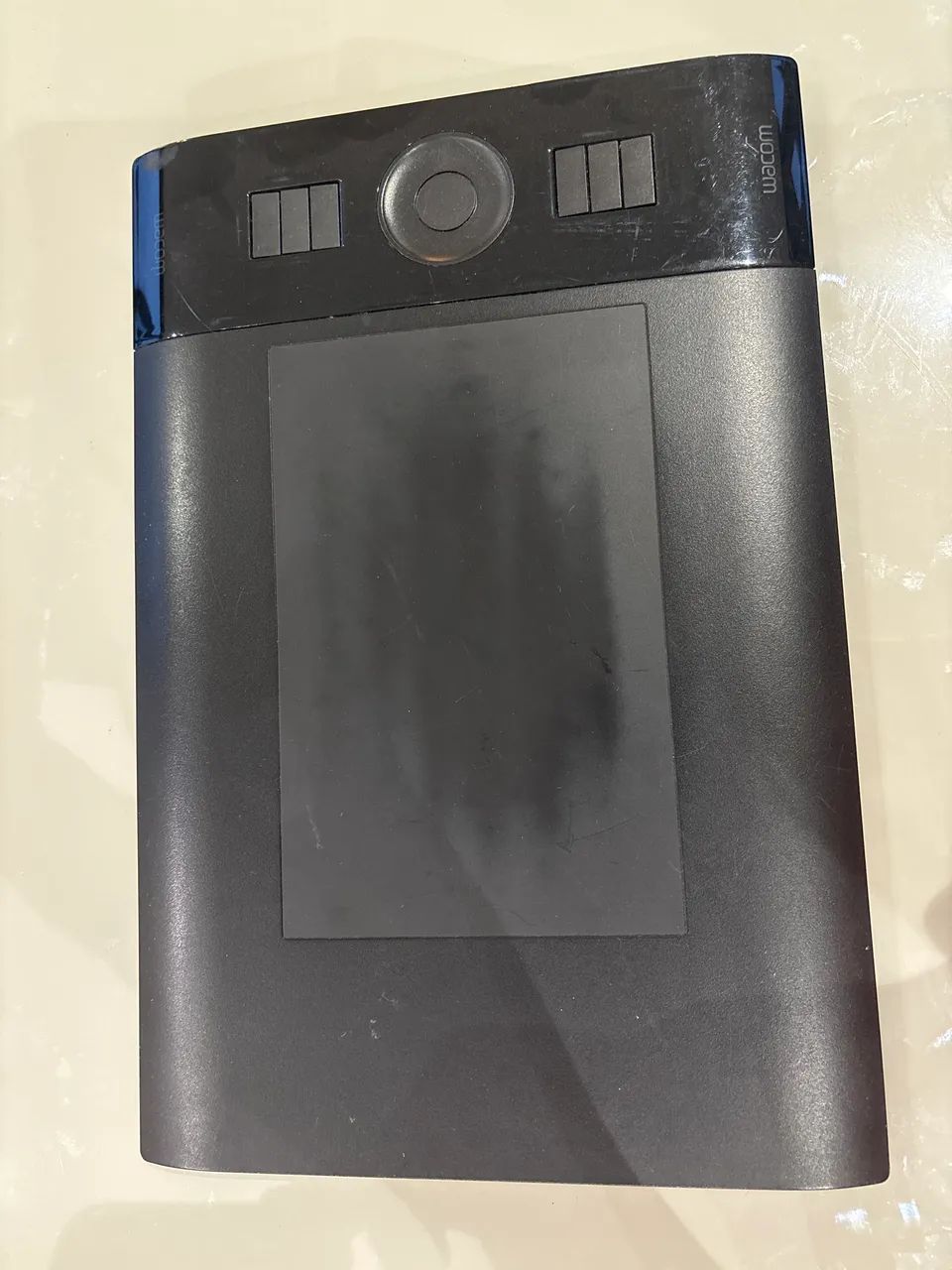 Mesa Digitalizadora Wacom Intuos Ptk-440 sem caneta e cabos e com suporte