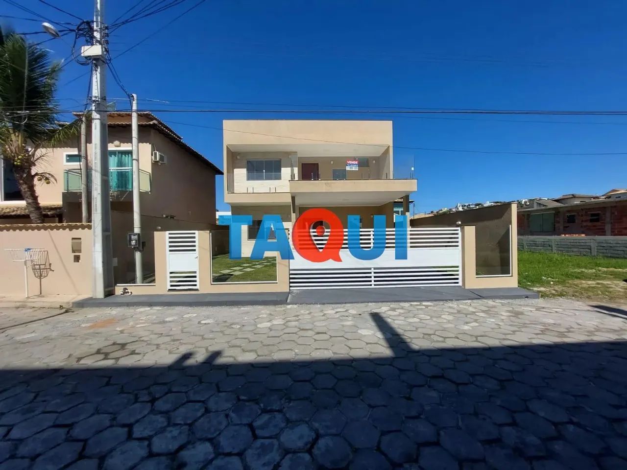 Casa duplex com 4 quartos, sendo 2 suítes. Piscina com deck molhado. Cabo Frio - Foto 3