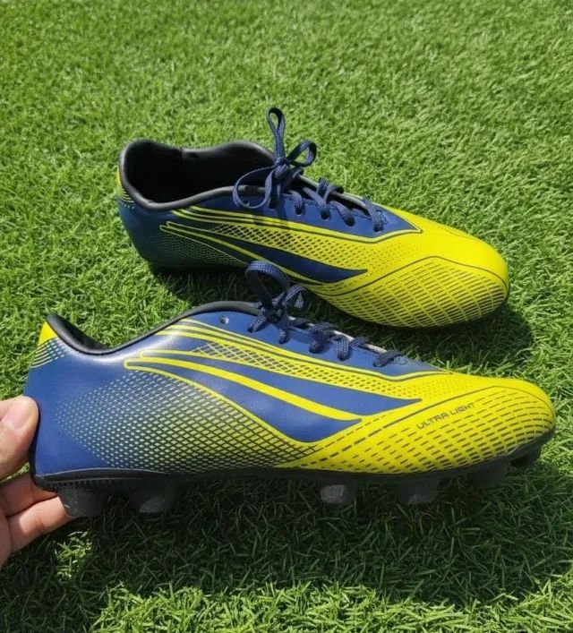 Chuteira Penalty Storm Speed VII