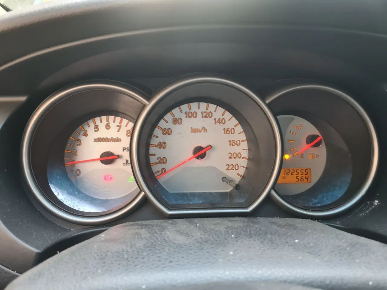 Nissan grand Livina 2014 preto ótimo estado, doc Ok meu nome só transferir - Foto 3