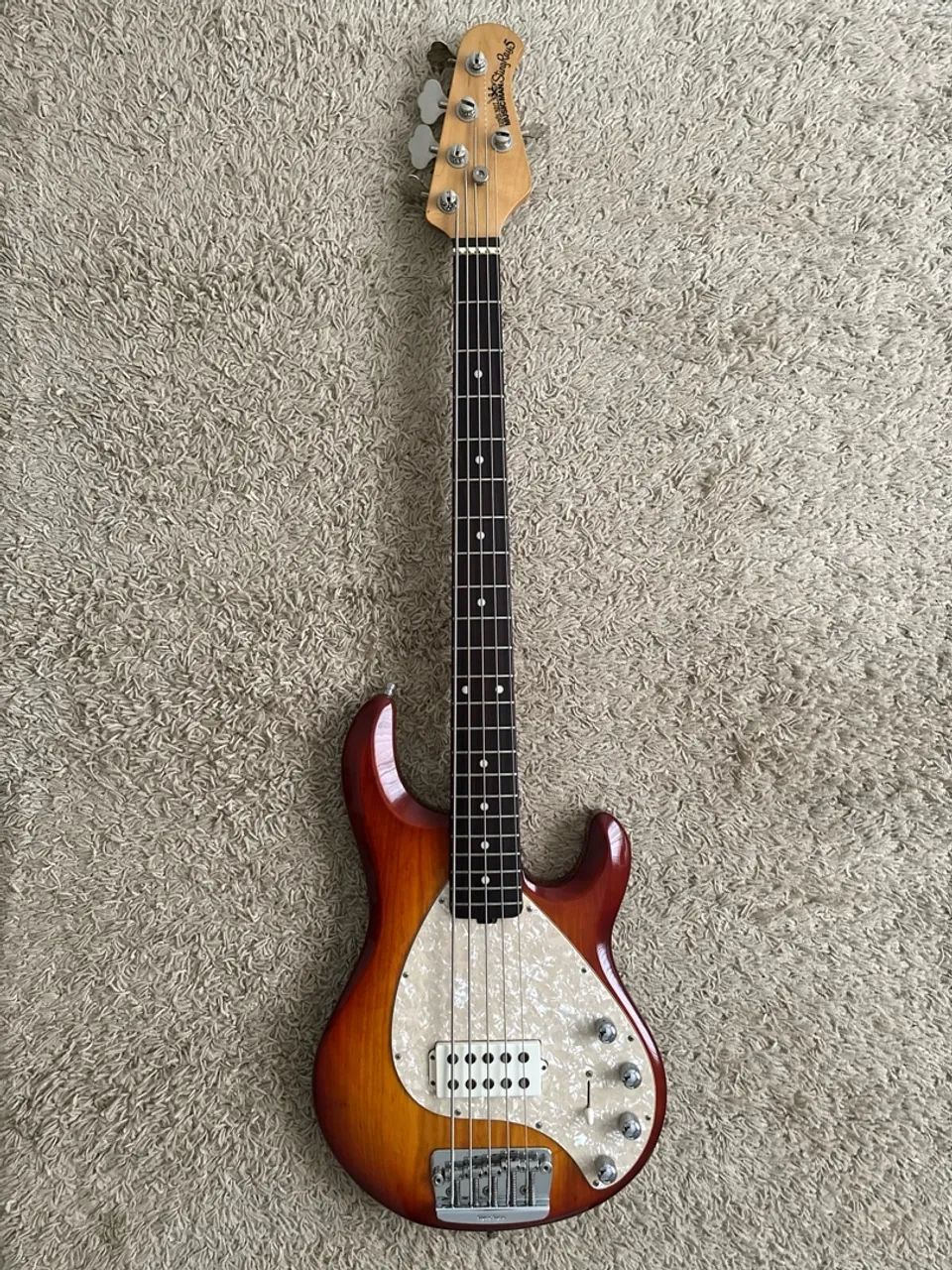 Baixo music man StingRay 5