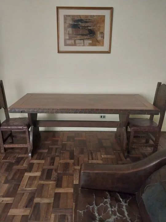 Mesa de Jantar de Madeira Maciça