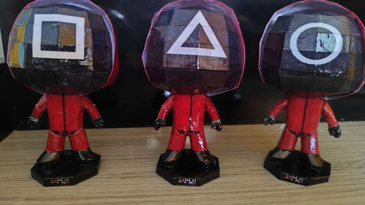 Boneco Funko Round 6 Squid game papercraft  - Foto 2