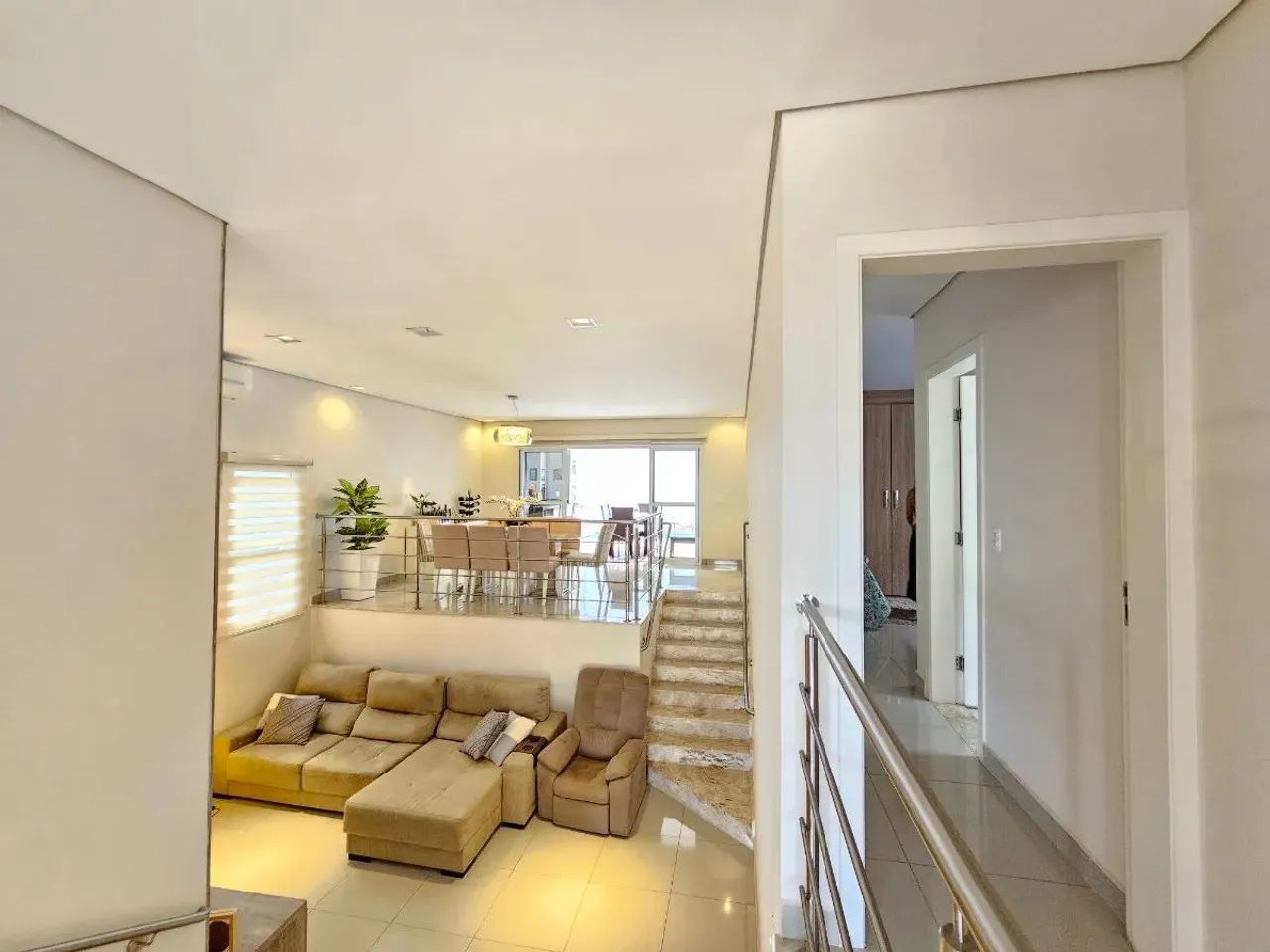 Casa no condomínio Valville para venda com 4 quartos, sendo 3 suítes, 360m² - Foto 4