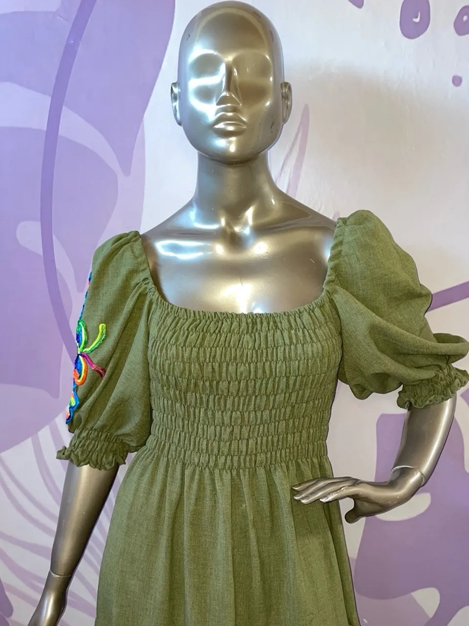 Vestido Verde com Detalhes Bordados