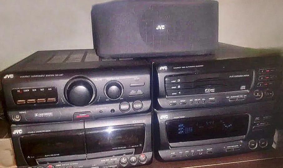 Aparelho de som JVC surround anos 2000 completo com todas as caixas de som